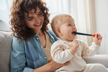 Domáci prírodný čaj na úľavu od bolesti pri prerezávaní zúbkov: Jednoduchý recept pre malé deti