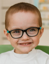 Ďalekozrakosť u detí: Ako ju spoznať a pomôcť dieťaťu?