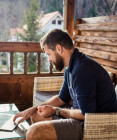 Muž s terapeutom ako nový ideál? Prečo nás emocionálna inteligencia priťahuje viac než svaly