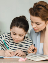 Ako deti žiadajú o pomoc: Každý vek má svoj vlastný spôsob, ktorý je dobré poznať