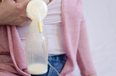 Čo jesť a piť na podporu tvorby materského mlieka? Takto si pomôžete vhodným jedálničkom