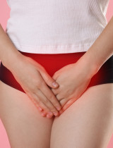 Hojenie hrádze po pôrode: Čo je normálne, ako urýchliť regeneráciu a kedy spozornieť?