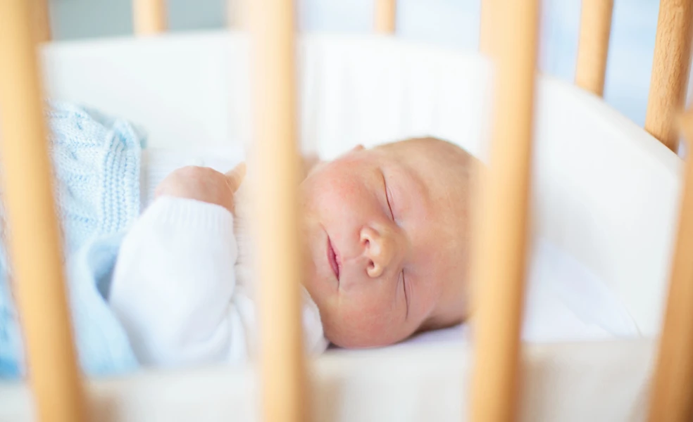 bezpečný spánok novorodenca