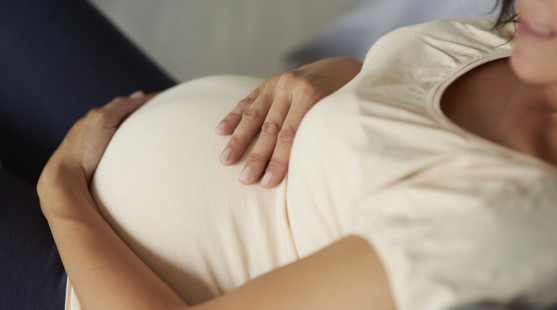 Je stále hlavičkou hore? Toto sú metódy, ako podporiť otočenie bábätka v brušku