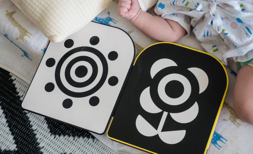 kontrastné hračky pre dieťa