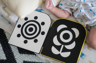 Kontrastné hračky a ich význam vo vývoji – ako nimi podporiť zrak a mozog dieťatka?