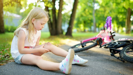 Leto a najčastejšie úrazy detí - na čo všetko si treba dať pozor?