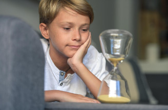 Ako vyrobiť presýpacie hodiny? Jednoduchý pokus pre deti